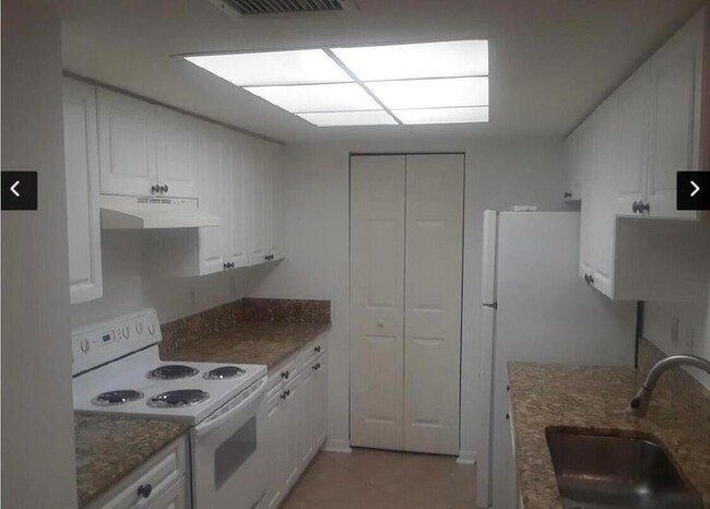 property at 100 Crestwood Ct N