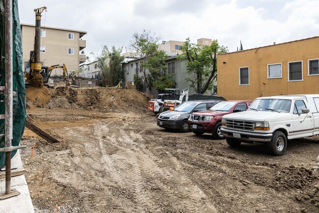 1920 Whitley Ave in Hollywood, CA - Building Photo - Building Photo