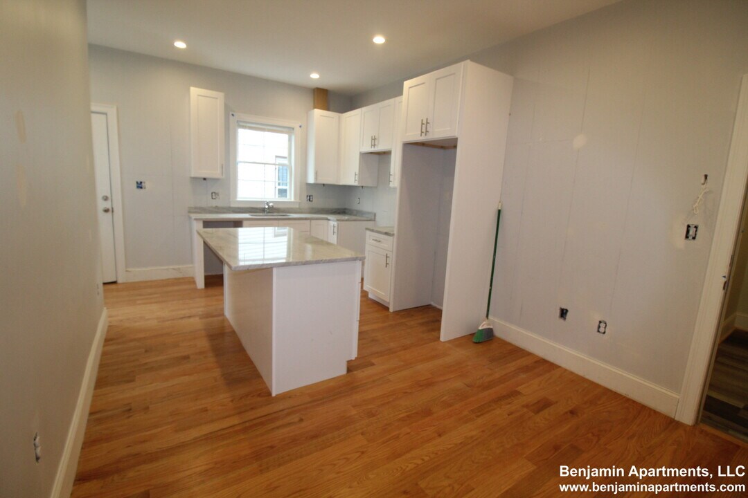 6A Islington St in Boston, MA - Foto de edificio