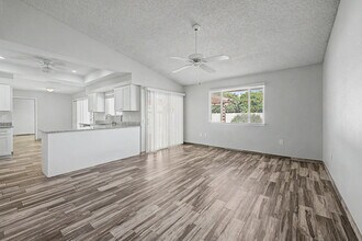 12714 W Crystal Lake Dr in Sun City West, AZ - Building Photo - Building Photo