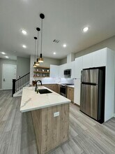 7040 Avenue N in Houston, TX - Building Photo - Building Photo