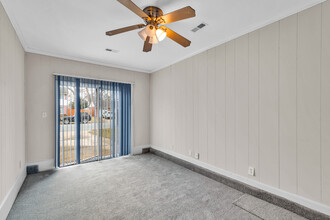 808 Lemaster Ave in Hampton, VA - Foto de edificio - Building Photo
