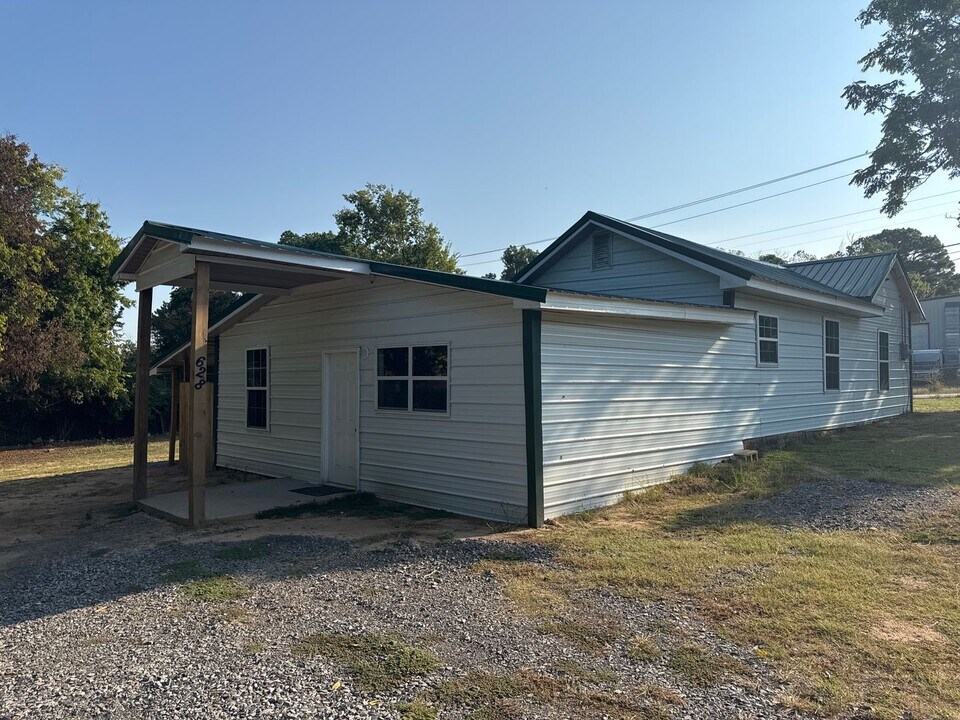 628 State Line Rd in Arkoma, OK - Building Photo