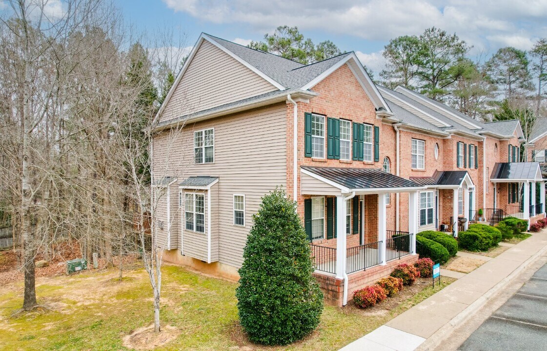 70 Scottish Ln in Durham, NC - Building Photo