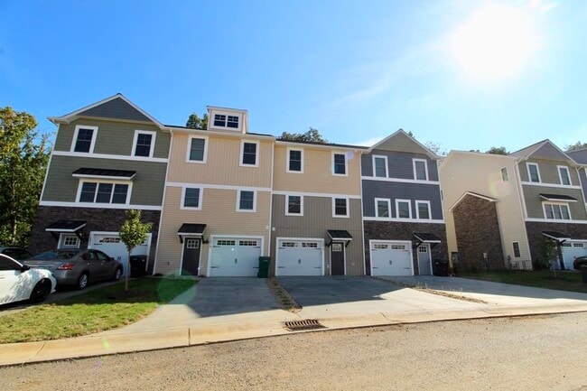 property at 1515 Palomino Trl