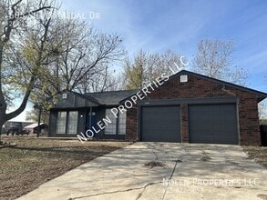 605 Silver Medal Dr in Moore, OK - Building Photo - Building Photo