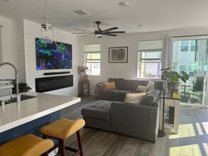 10405 Galen Way in San Diego, CA - Building Photo - Building Photo