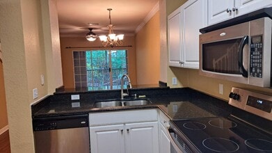 5008 NW 44th Ln, Unit #107 in Gainesville, FL - Building Photo - Building Photo