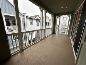 8315 N Peyton Way in Los Angeles, CA - Building Photo - Building Photo