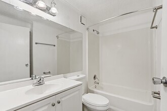 Summer Glen ~ Boutique Cottage Style Living Meets Hassle Free Leasing in Jacksonville, FL - Building Photo - Building Photo