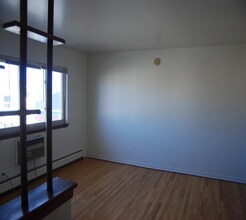 9229 Jill Ln, Unit 1E in Schiller Park, IL - Building Photo - Building Photo