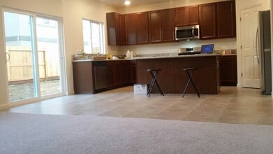 4569 Golden Alder St in Sacramento, CA - Building Photo - Building Photo