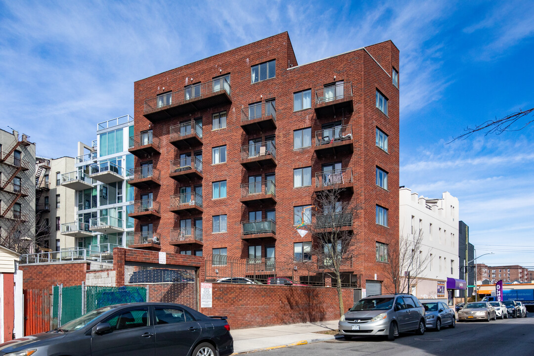 Neptune Tower in Brooklyn, NY - Building Photo