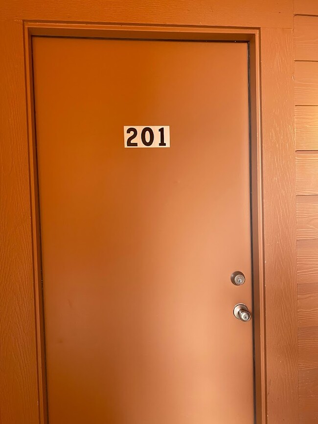 property at 1305 W Villa Maria Rd