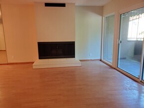 4200 Laurel Canyon Blvd, Unit 102 in Studio City, CA - Building Photo - Building Photo