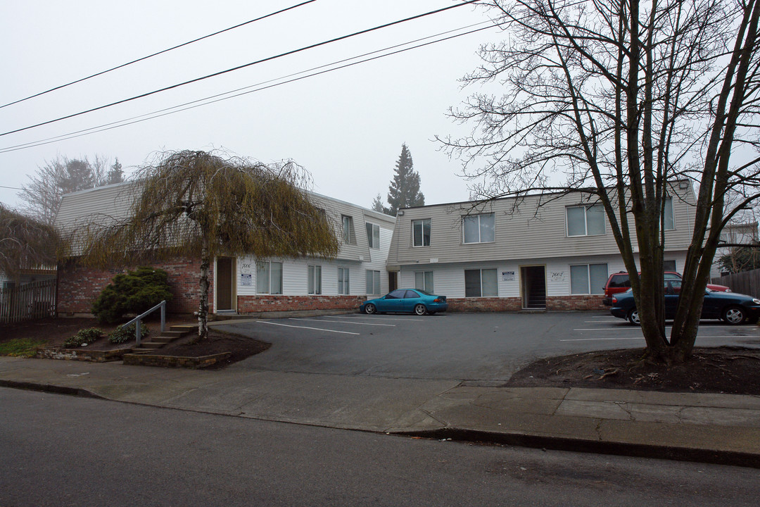 Tistilal Village Apartments in Portland, OR - Building Photo