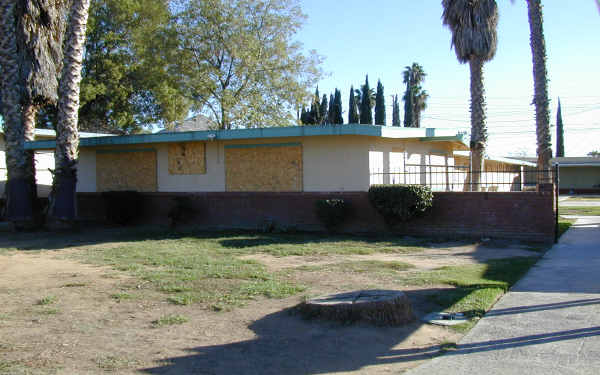 1190 Villa St in Riverside, CA - Foto de edificio - Building Photo