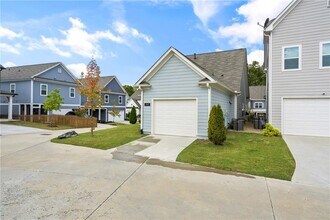 2047 Drew Dr in Atlanta, GA - Building Photo - Building Photo