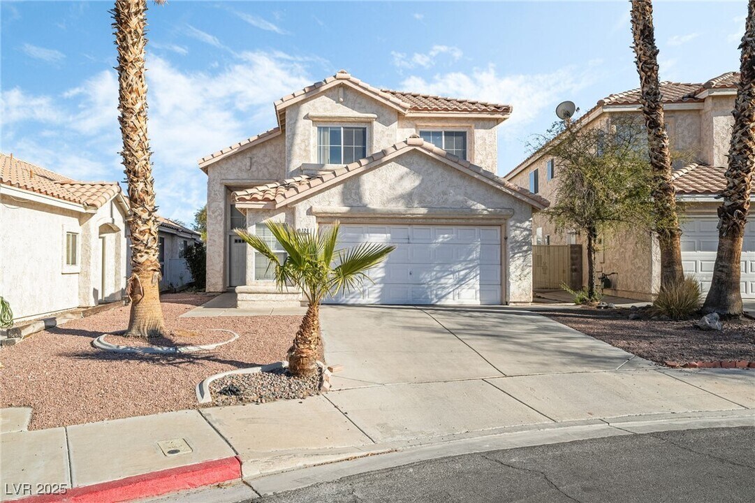 120 McLaren St in Henderson, NV - Building Photo