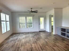 34651 Robins Song Rd in Zephyrhills, FL - Building Photo - Building Photo