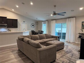 244 Whispering Oaks Way in Auburndale, FL - Foto de edificio - Building Photo