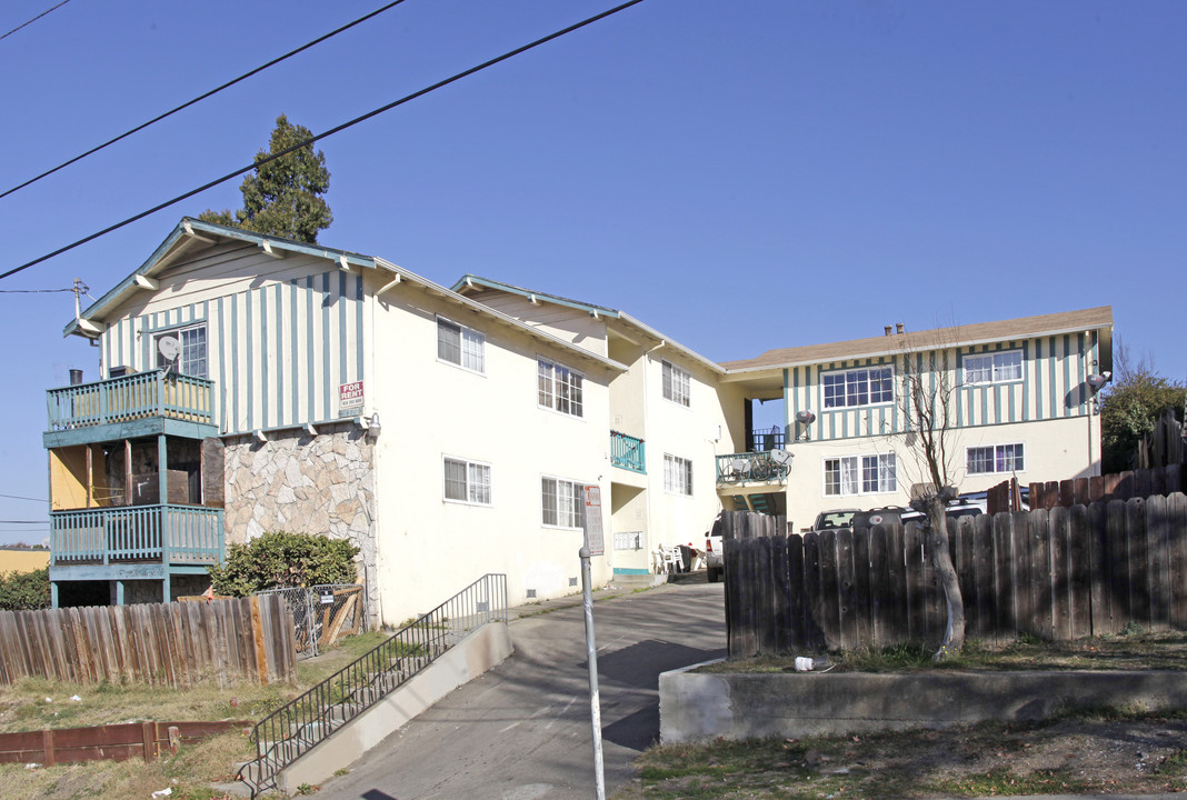 4520 San Carlos Ave in Oakland, CA - Foto de edificio