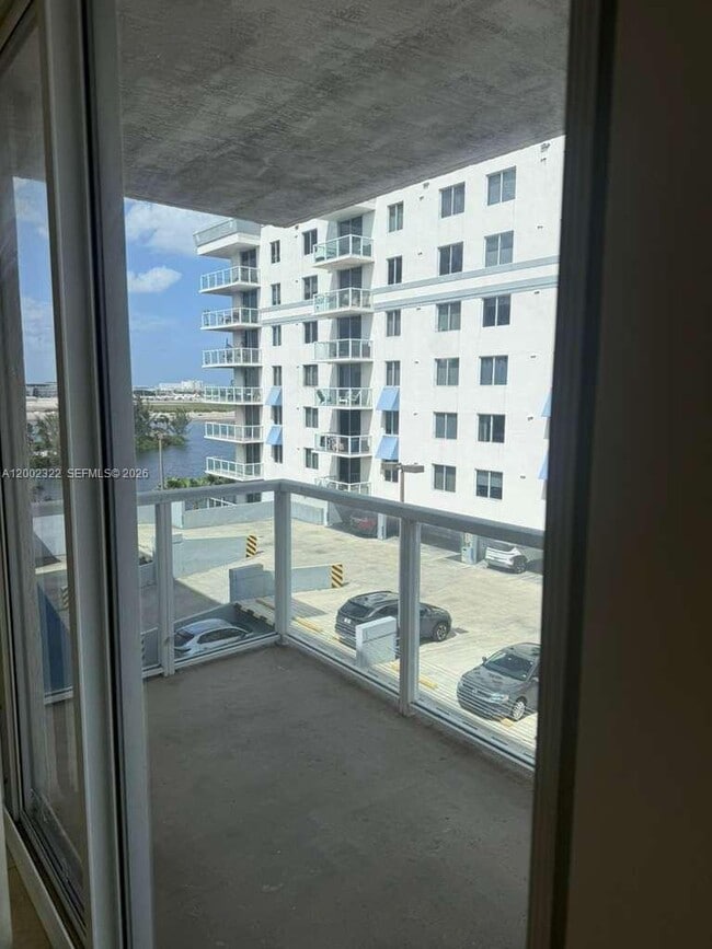 5099 NW 7th St in Miami, FL - Building Photo - Building Photo