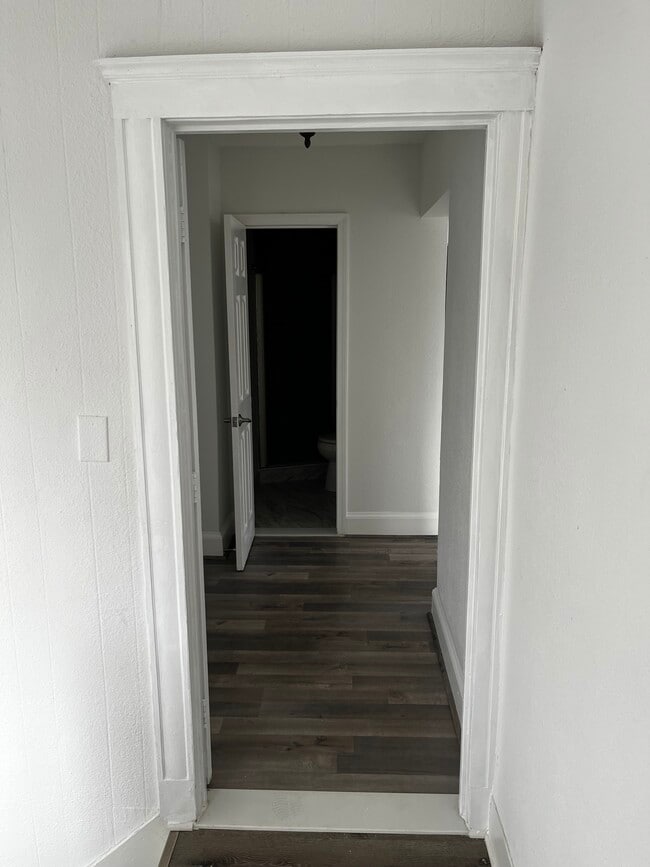 560 Main St, Unit 2 floor unit in Medford, MA - Building Photo - Building Photo