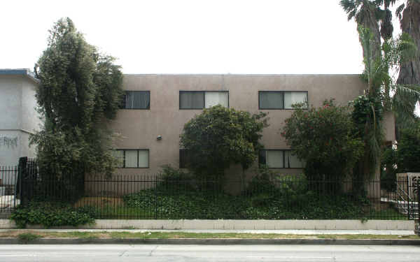 14690 Hubbard St in Sylmar, CA - Building Photo - Building Photo