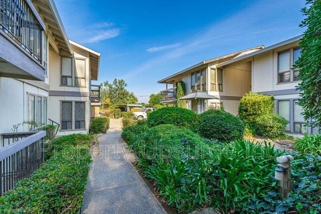 property at 905 Lakeside Dr
