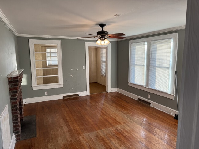 14 Sulphur Springs Rd in Greenville, SC - Building Photo - Building Photo