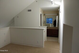 14 Residence Inn Dr in Latham, NY - Building Photo - Building Photo