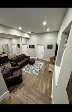 1211 St Stephens Church Rd in Crownsville, MD - Foto de edificio - Building Photo