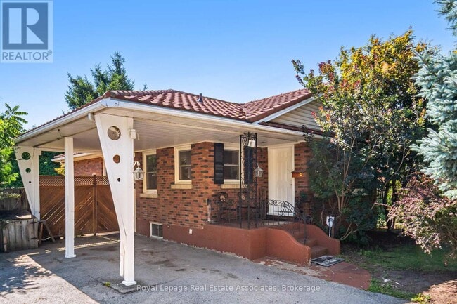 property at 319 Grantham Ave