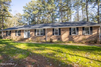 901 Glendale Dr in Aberdeen, NC - Building Photo - Building Photo