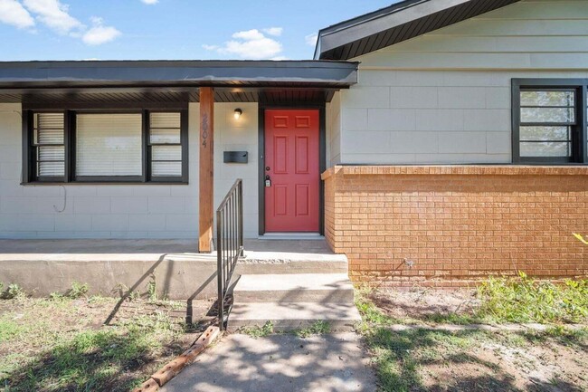 2004 45th St in Lubbock, TX - Building Photo - Building Photo