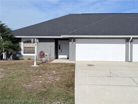 8275 Cozumel Ln in Sebring, FL - Building Photo