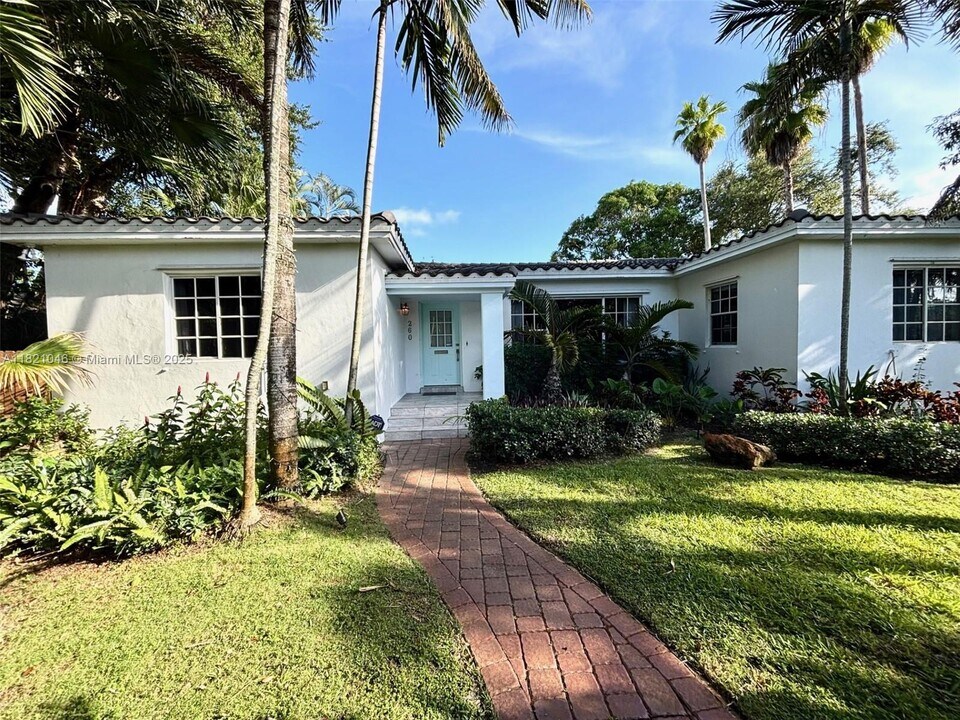 260 NE 95th St in Miami Shores, FL - Building Photo