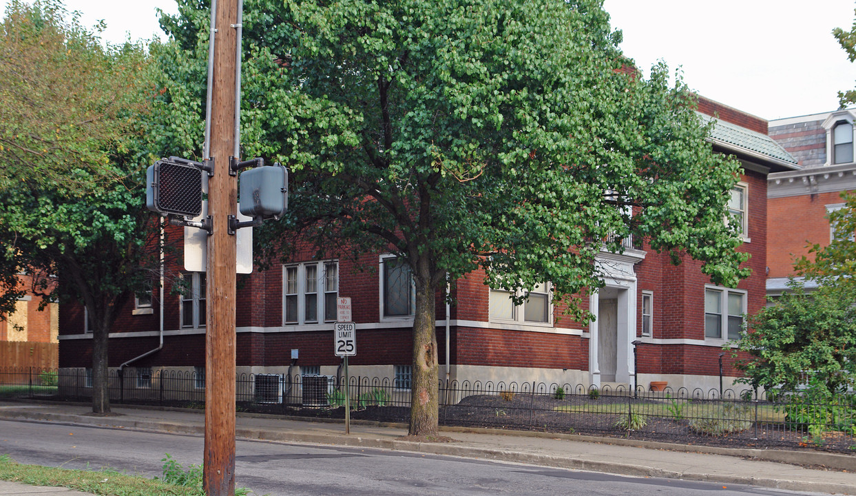 1421 Greenup St in Covington, KY - Foto de edificio