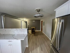 919 Pennsylvania Ave, Unit Apt 2 in Monaca, PA - Foto de edificio - Building Photo