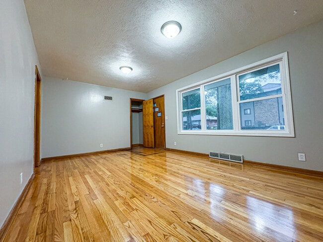 5618 Huntington Ave in Lincoln, NE - Foto de edificio - Building Photo