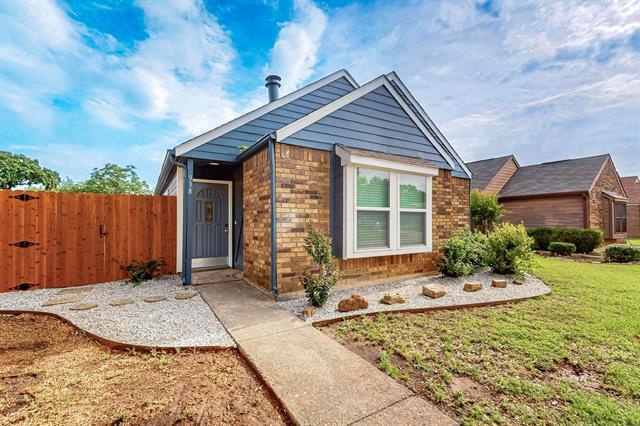 property at 938 Mapleleaf Ln