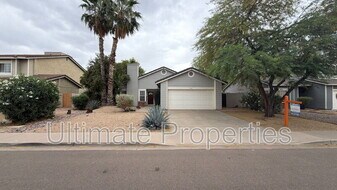 9035 E Jenan Dr in Scottsdale, AZ - Building Photo