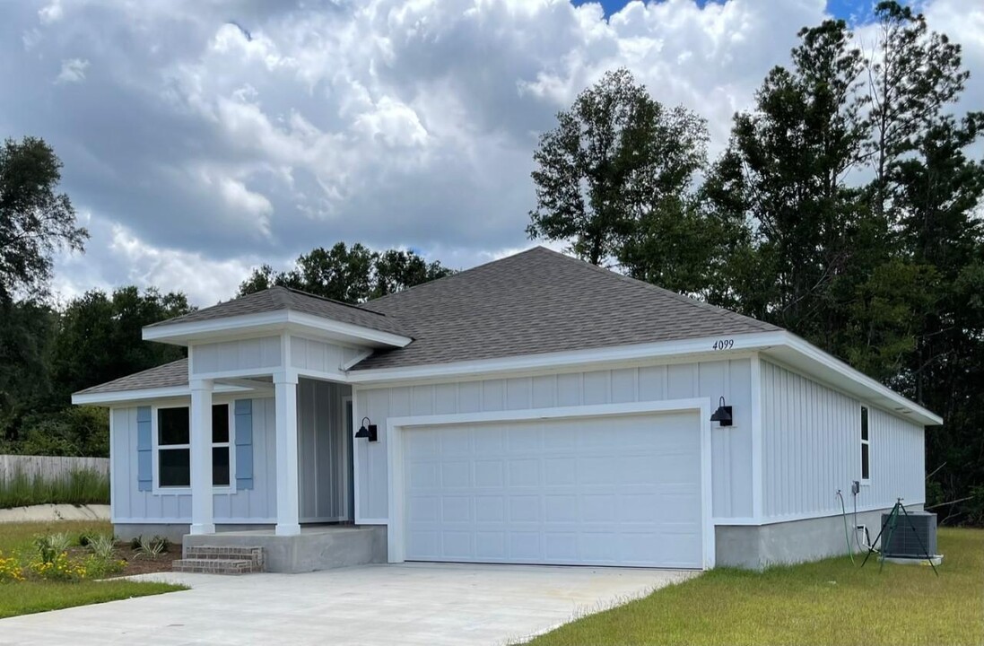 4099 Whitetail Ln in Bellview, FL - Building Photo