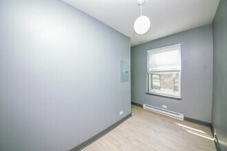 944 W Montrose Ave in Chicago, IL - Building Photo - Building Photo