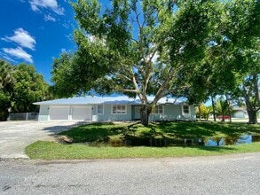 3051 SW Earl Ave in Palm City, FL - Foto de edificio - Building Photo