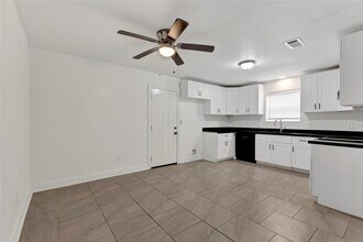 16003 Birch Vale Dr in Houston, TX - Building Photo - Building Photo