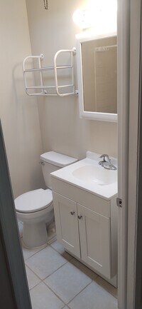 801 Tyson Ave, Unit 2nd Floor photo'
