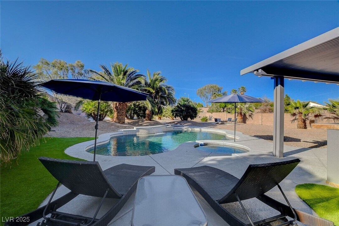 5938 Creekside Sands Ln in North Las Vegas, NV - Foto de edificio