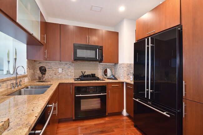 175 Huguenot St, Unit 1908 in New Rochelle, NY - Building Photo - Building Photo
